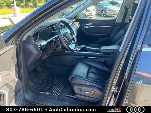 Used 2019 Audi e-tron Prestige w/ Prestige Package AWD/4WD image 5