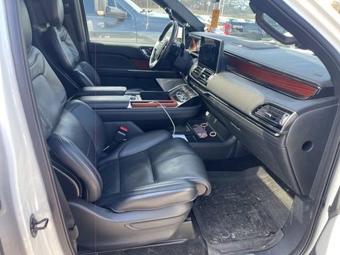 Used 2024 Lincoln Navigator Reserve image 15