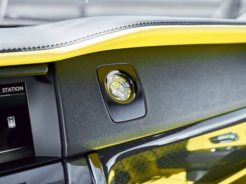 Used 2022 Rolls-Royce Cullinan Black Badge w/ Dark Exterior Package image 85