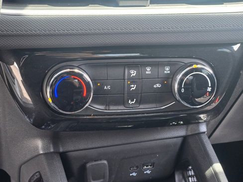 Certified 2025 Chevrolet TrailBlazer LT AWD/4WD image 25