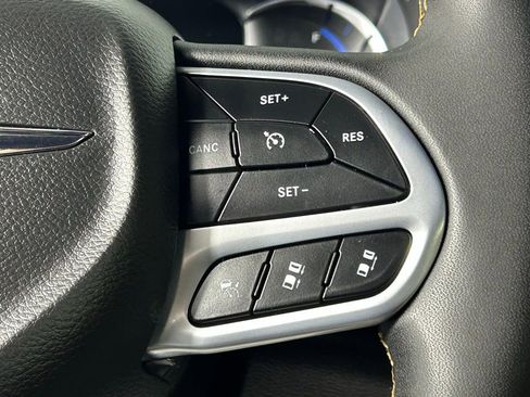 Used 2022 Chrysler Pacifica Pinnacle image 31