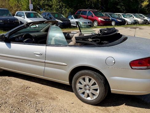 Used 2004 Chrysler Sebring Limited image 4