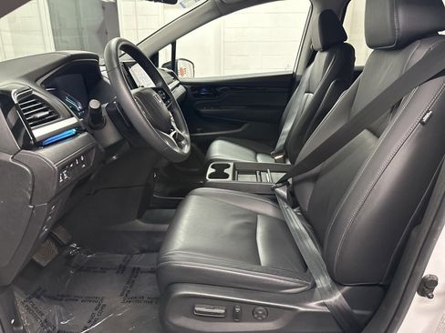 Used 2023 Honda Odyssey Touring image 18