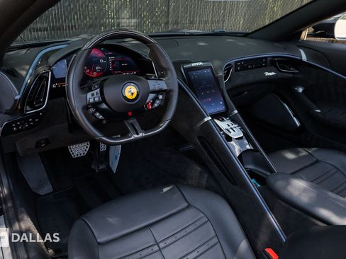 Used 2024 Ferrari Roma Spider RWD image 29