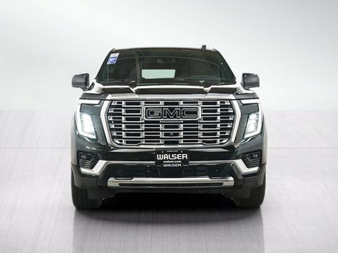 Used 2025 GMC Yukon XL Denali w/ Denali Reserve Package AWD/4WD image 8