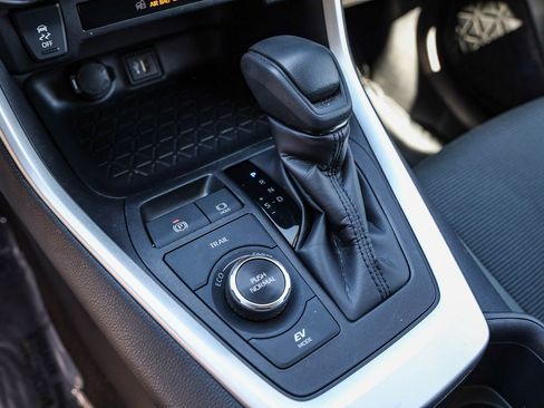 Certified 2025 Toyota RAV4 LE image 19