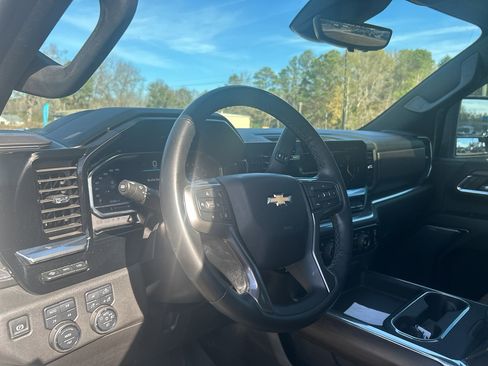 Used 2025 Chevrolet Silverado 3500 High Country w/ High Country Premium Package image 14