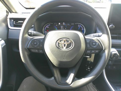 Used 2023 Toyota RAV4 LE image 18