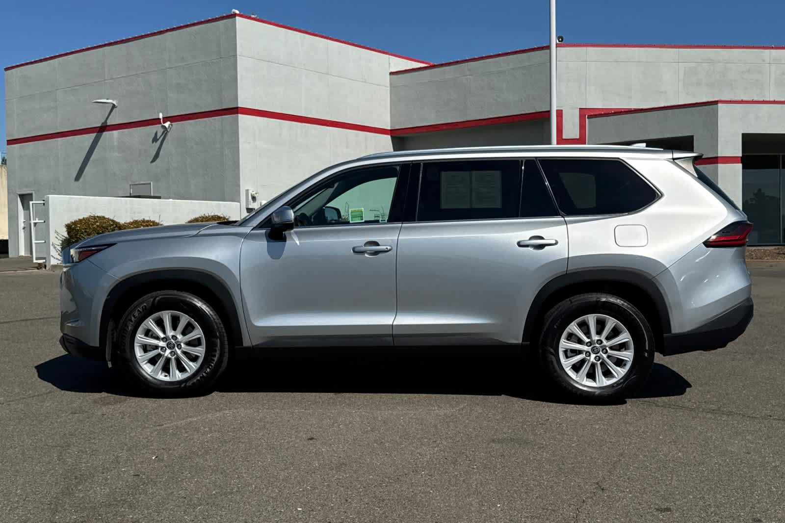 Certified 2025 Toyota Grand Highlander AWD image 9