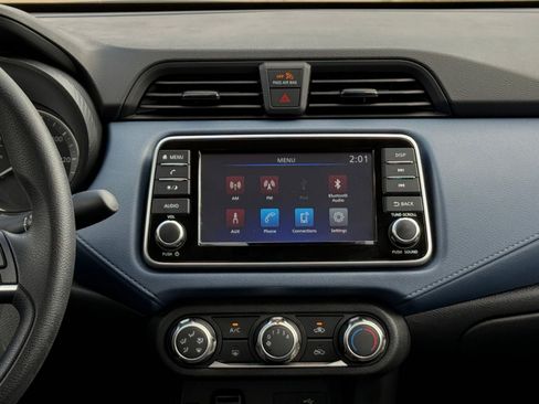 Used 2025 Nissan Versa SV image 17