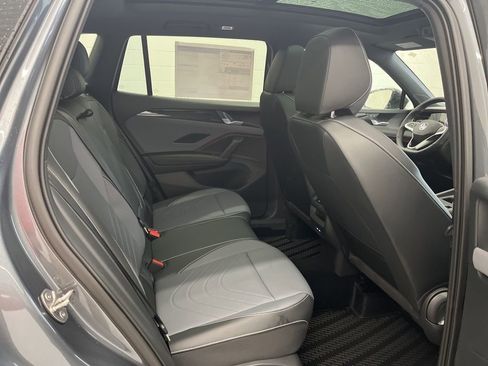 New 2026 Volkswagen Tiguan SE R-Line AWD/4WD image 36