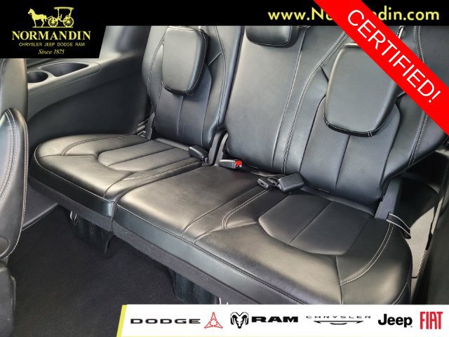 Certified 2025 Chrysler Pacifica Select FWD image 18
