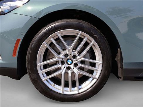 Used 2025 BMW 530i xDrive w/ Premium Package AWD/4WD image 29