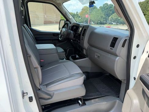 Used 2016 Nissan NV 2500 SV w/ Technology Package RWD image 15
