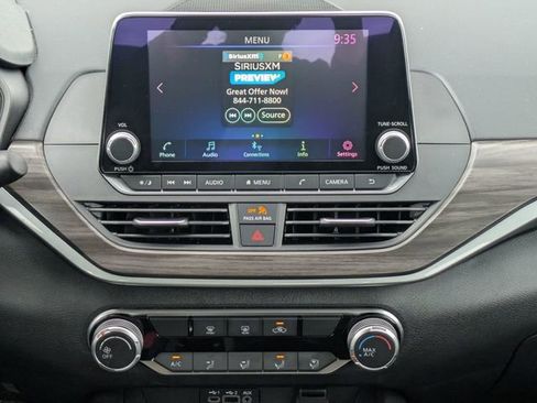 Used 2025 Nissan Altima 2.5 SV FWD image 20