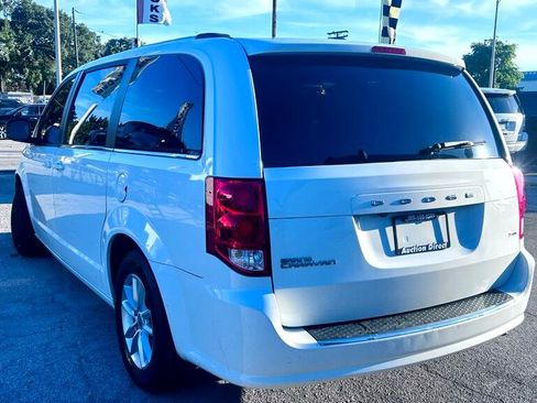 Used 2020 Dodge Grand Caravan SXT image 3