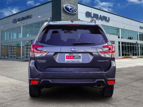 Used 2020 Subaru Forester Premium image 5