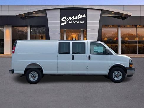 New 2026 GMC Savana 3500 Extended RWD image 6