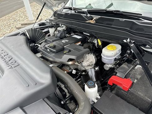 Used 2024 RAM 3500 Limited w/ Safety Group image 31