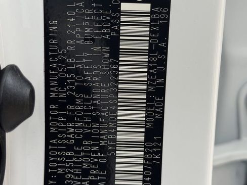 Used 2025 Toyota Corolla LE image 30