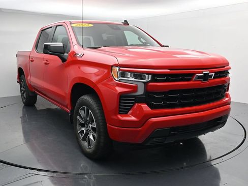 Used 2023 Chevrolet Silverado 1500 RST AWD/4WD image 2