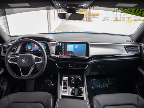 Used 2024 Volkswagen Atlas Cross Sport SE image 10