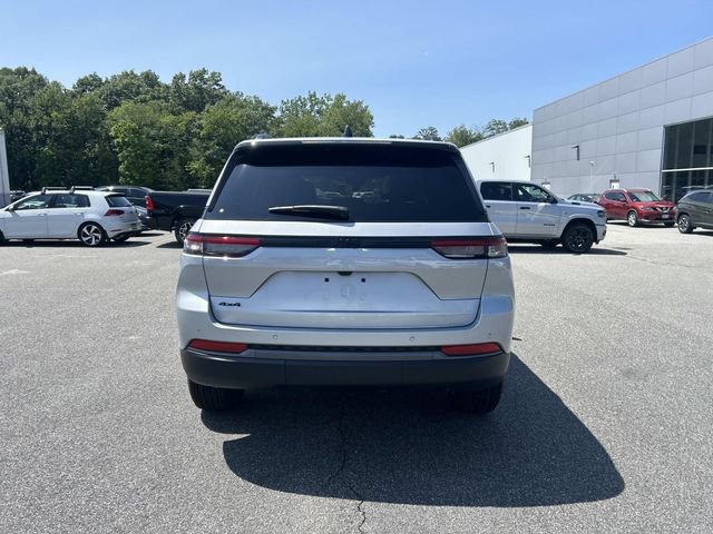 New 2026 Jeep Grand Cherokee Altitude AWD/4WD image 3