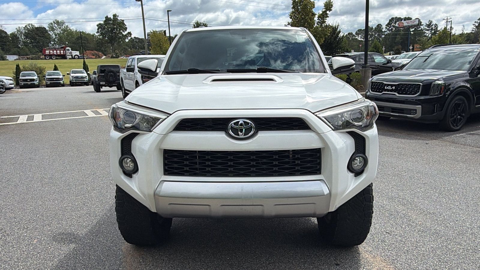 Used 2018 Toyota 4Runner TRD Off-Road Premium AWD/4WD image 3
