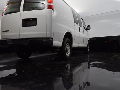 Used 2022 Chevrolet Express 2500 w/ Driver Convenience Package image 21