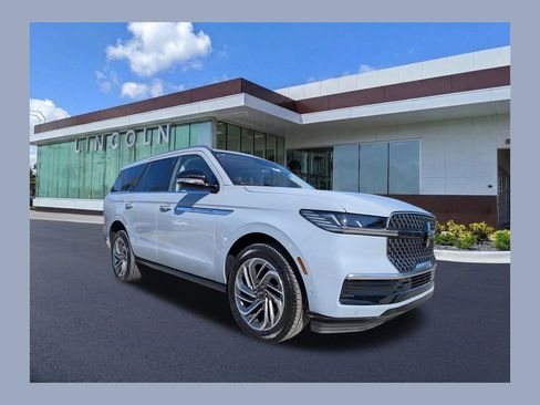 Certified 2025 Lincoln Navigator Reserve image 1