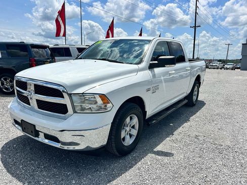 Used 2019 RAM 1500 Classic SLT w/ Luxury Group AWD/4WD image 17