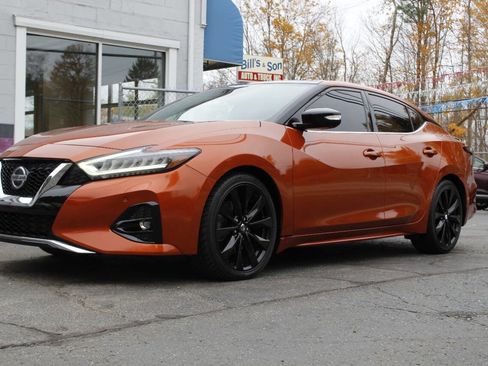 Used 2019 Nissan Maxima SR w/ Premium Package image 6