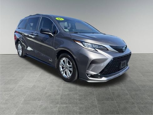 Used 2021 Toyota Sienna XSE image 8