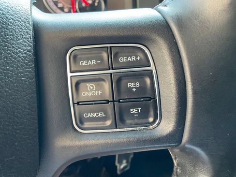 Used 2019 RAM 1500 Classic SLT w/ Luxury Group AWD/4WD image 13