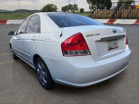 Used 2007 Kia Spectra EX FWD image 4