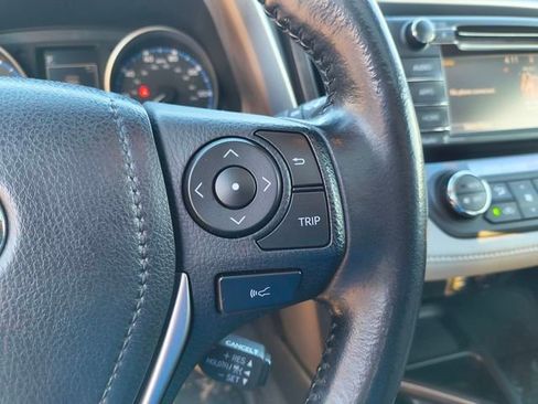 Used 2018 Toyota RAV4 XLE image 19