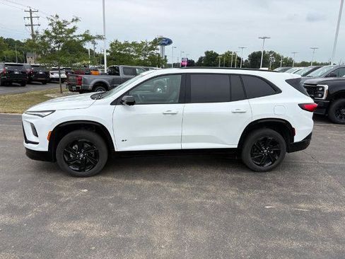 Used 2025 Buick Enclave Sport Touring w/ Power Package AWD/4WD image 3