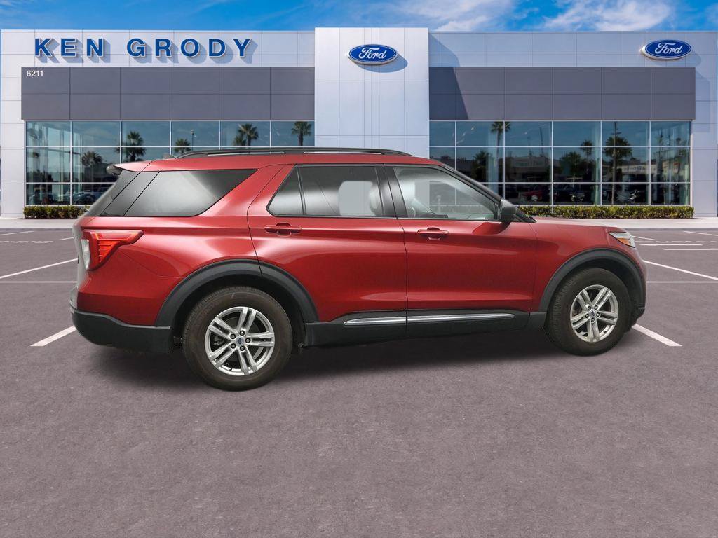 Used 2022 Ford Explorer XLT w/ Equipment Group 202A RWD image 6