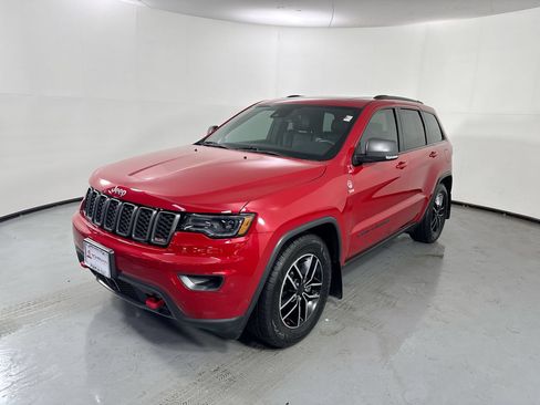 Used 2019 Jeep Grand Cherokee Trailhawk w/ Trailhawk Luxury Group AWD/4WD image 21