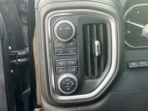 Used 2022 GMC Sierra 2500 Denali w/ Denali Black Diamond Edition image 10