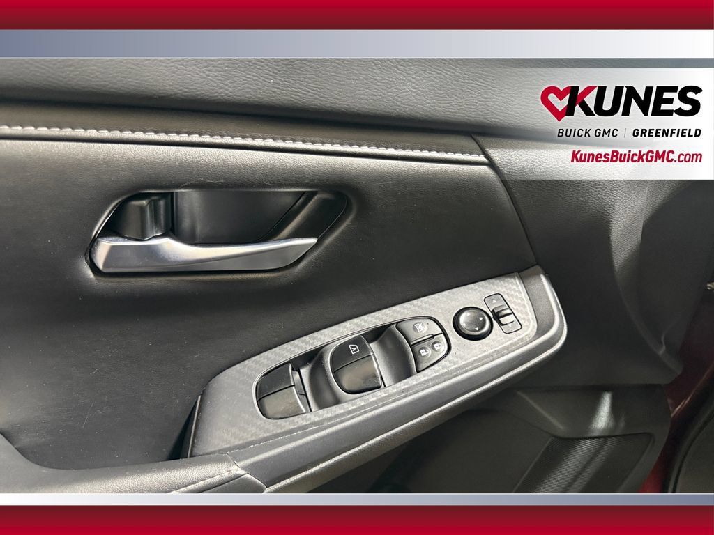 Used 2024 Nissan Sentra SV FWD image 17