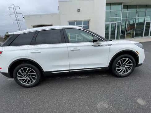 Used 2022 Lincoln Corsair AWD w/ Equipment Group 101A image 10