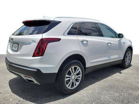 Certified 2023 Cadillac XT5 Premium Luxury FWD image 3
