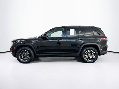 Used 2022 Jeep Grand Cherokee Trailhawk w/ Luxury Tech Group III image 4