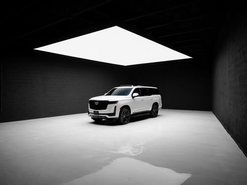 Used 2022 Cadillac Escalade Sport w/ Touring Package AWD/4WD image 89