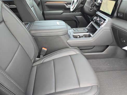 New 2026 GMC Sierra 2500 Denali w/ Denali Reserve Package image 12