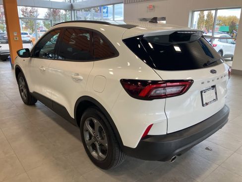 Used 2025 Ford Escape ST-Line image 7