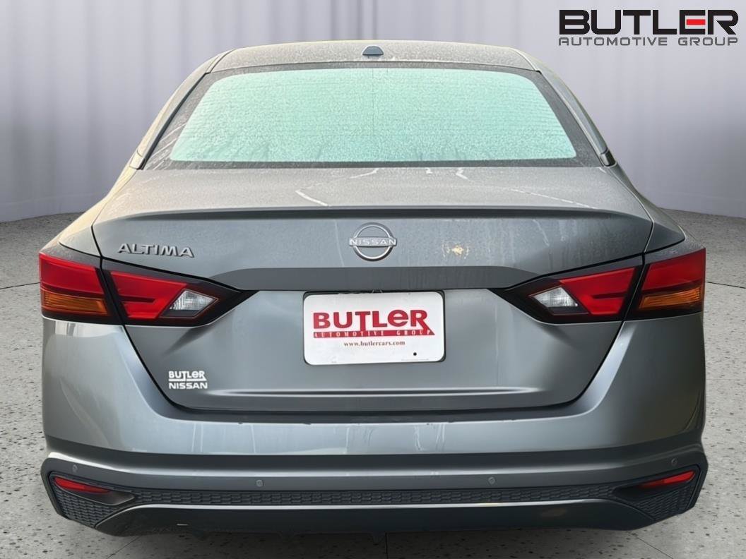 Used 2025 Nissan Altima 2.5 SV FWD image 5