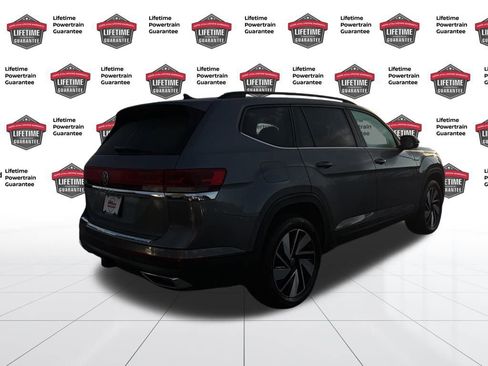 Used 2025 Volkswagen Atlas SE image 6