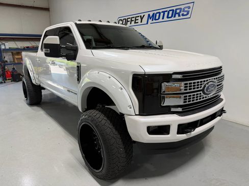 Used 2017 Ford F250 Platinum w/ Platinum Ultimate Package AWD/4WD image 8